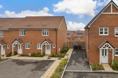 Milne Avenue, Whitstable CT5 2 bed end of terrace house for sale