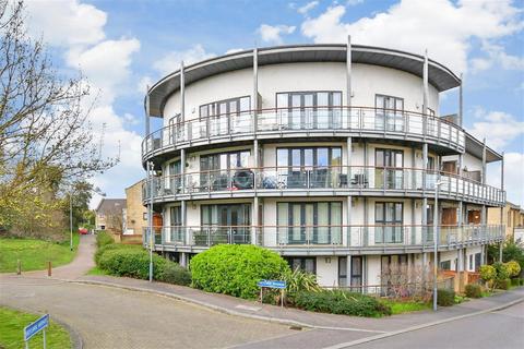 Merlin Court, Greenhithe DA9 2 bed flat for sale