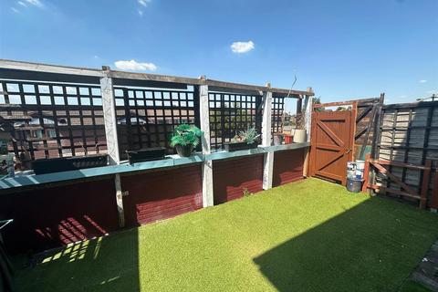 Clare Road, Stanwell 3 bed apartment for sale