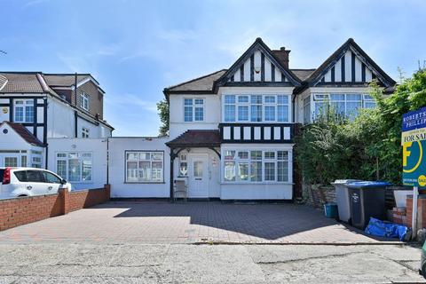 Conway Gardens, Preston Road... 4 bed semi