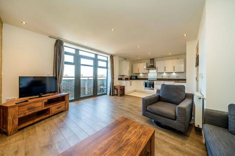 Oldridge Road, London SW12 2 bed flat for sale