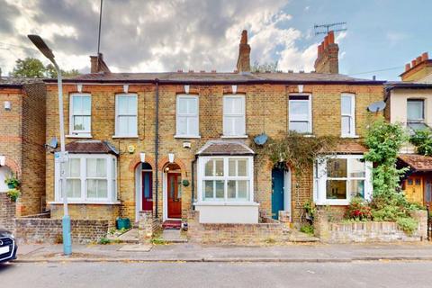 Victoria Road, Uxbridge, UB8 3 bed terraced house for sale