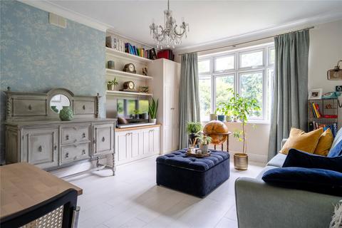 Broadlands Avenue, London, SW16 2 bed apartment for sale