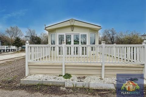Riverside Holiday Park Banks... 2 bed park home for sale