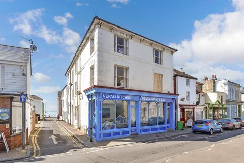 35 Sandgate High Street, Folkestone CT20 2 bed maisonette for sale