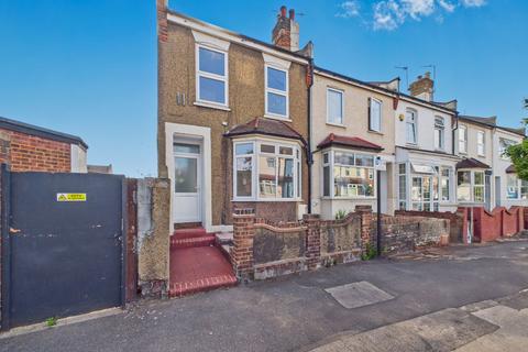 Luton Road, London, E17 4 bed end of terrace house for sale