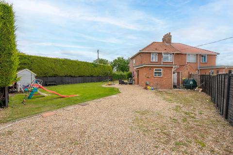 Pristow Green Lane, Norwich NR16 3 bed semi