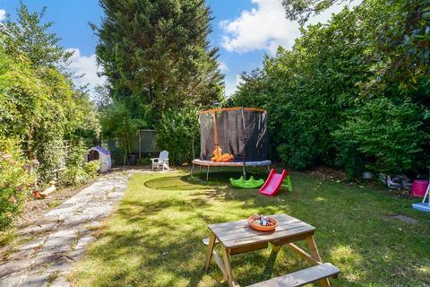 Warren Drive, Crawley RH11 2 bed maisonette for sale