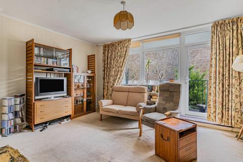 Park Hill, London 3 bed flat for sale