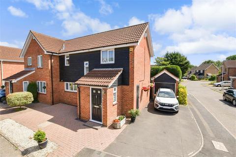 Menzies Avenue, Basildon SS15 3 bed semi