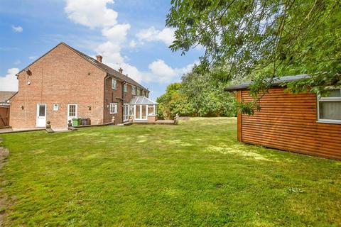 Shernolds, Maidstone ME15 5 bed semi