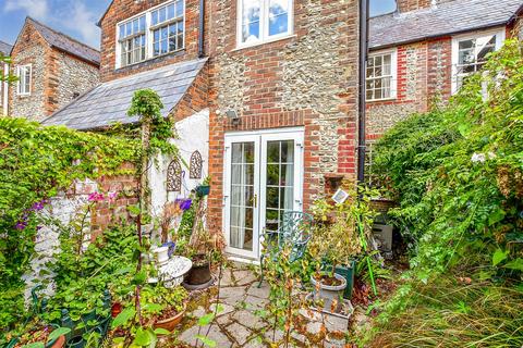Franklin Place, Chichester PO19 3 bed terraced house for sale