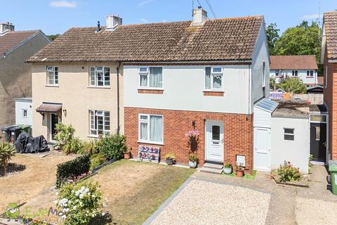 Burnham Road, Tadley RG26 3 bed semi