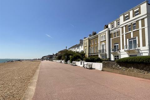 Commodore Court, Hythe CT21 1 bed apartment for sale