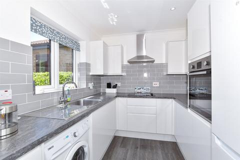 Russet Court, Maidstone ME17 2 bed terraced bungalow for sale