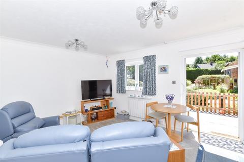 Russet Court, Maidstone ME17 2 bed terraced bungalow for sale