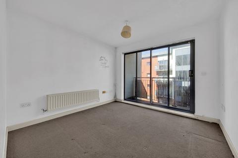 Spring Place, IG11 2 bed flat for sale