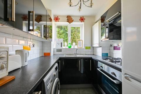 Green Pond Close, Walthamstow... Studio for sale