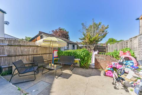 Harcourt Road, Thornton Heath, CR7 3 bed end of terrace house for sale