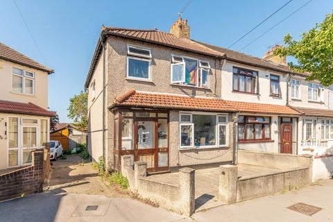 Harcourt Road, Thornton Heath, CR7 3 bed end of terrace house for sale