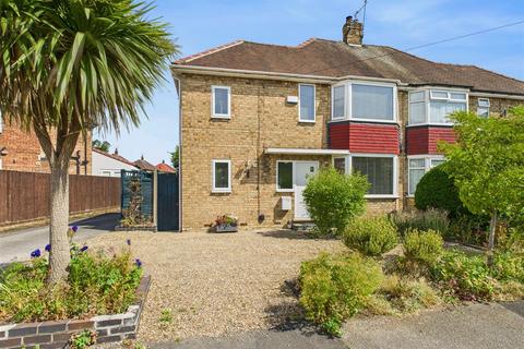 Queens Close, Cottingham 3 bed semi