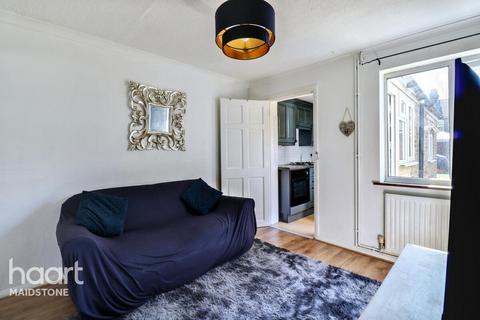 Victoria Street, Aylesford 2 bed terraced house for sale