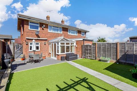 Grebe Court, Aylesford ME20 3 bed semi