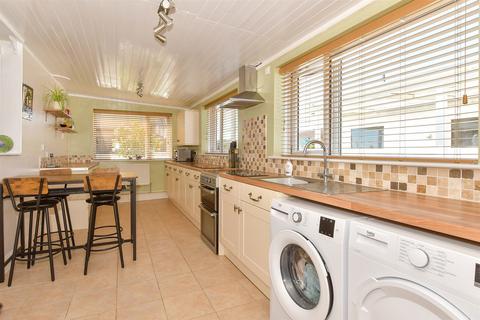 Jetty Road, Sheerness ME12 3 bed detached bungalow for sale