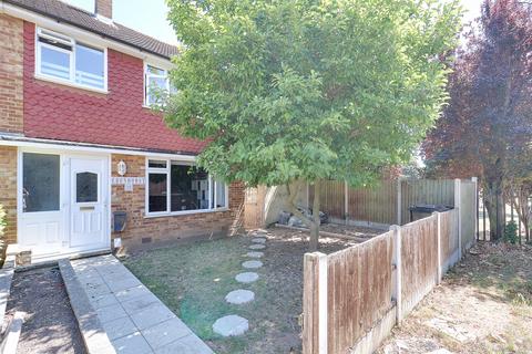 Morgan Way, Rainham RM13 3 bed end of terrace house for sale