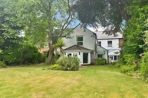 Bath Road, Swindon, SN1 4AX 13 bed house of multiple occupation for sale