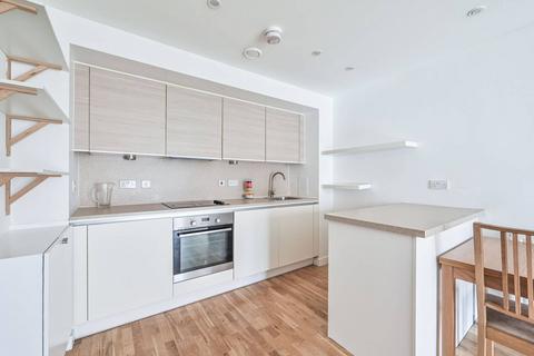 Shearwater Drive, Hendon, London, NW9 2 bed flat for sale