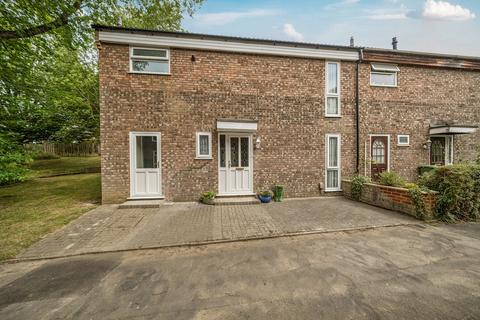 Nutley, Bracknell, Berkshire 3 bed semi