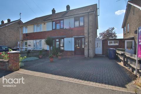 Grosvenor Road, Wisbech 3 bed semi