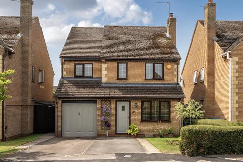 Witney,  Oxfordshire,  OX28 4 bed detached house for sale