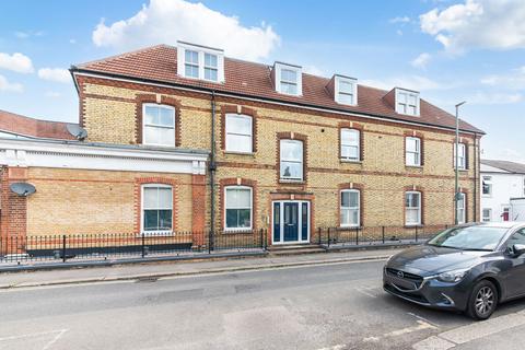 Holmesdale Road, Reigate RH2 1 bed flat for sale
