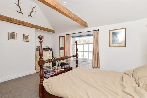High Street, Lewes, East Sussex 2 bed duplex for sale