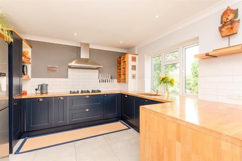 Eden Avenue, Chatham, Kent 3 bed semi