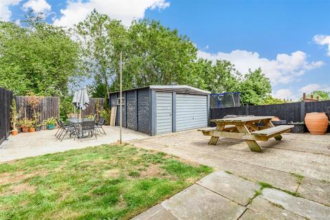 Eden Avenue, Chatham ME5 3 bed semi