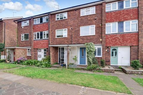 South Terrace, Surbiton, KT6 2 bed maisonette for sale