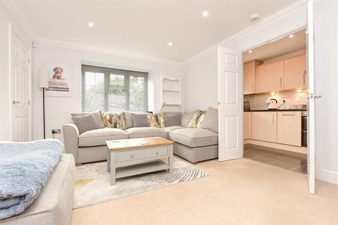 Loxford Close, Caterham CR3 1 bed maisonette for sale