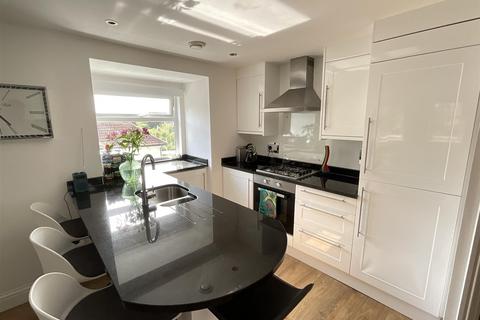 Kings Court, Hythe CT21 2 bed apartment for sale