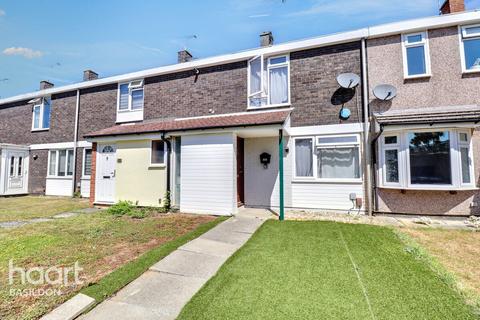 Gladwyns, Basildon 2 bed terraced house for sale