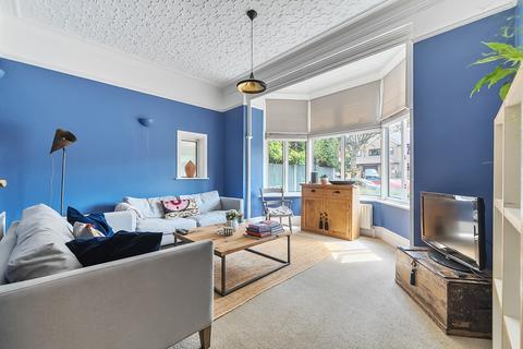 Park Avenue, Bromley 2 bed apartment for sale