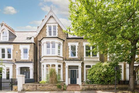 Walpole Gardens, London W4 1 bed flat for sale