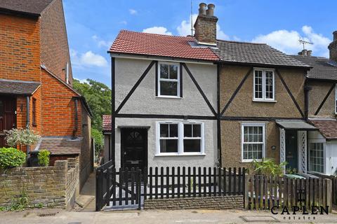 Lower Road, Loughton 2 bed end of terrace house for sale