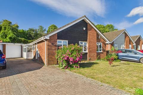Wittmills Oak, Buckingham, MK18 3 bed detached bungalow for sale