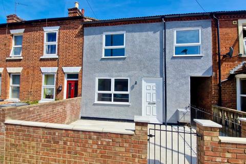Muswell Road, Bedford, MK42 3 bed terraced house for sale