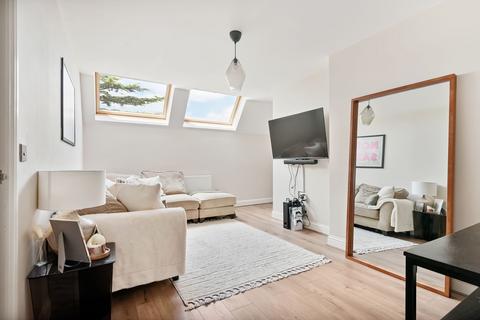 Bishopsford House, Bishopsford Road, SM4 2 bed apartment for sale