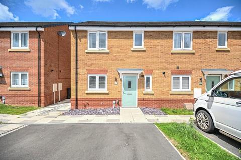 Meadowmead, Leigh 3 bed mews for sale