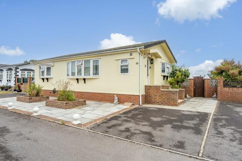 Laurel Drive, Nyetimber, Bognor Regis 2 bed park home for sale